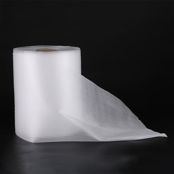 Types of EPE packaging materials: EPE EPE, EPE bags, bubble tablets, EPE boards.  The characteristics of pearl cotton or pearl cotton bags: light and soft, odorless and non-toxic, impact resistance, protective products give sufficient cushion and surface protection.  The characteristics of bubble granules: It is not easy to break, it can be filled with small gaps, and it is easy to use for the protection of products with complex appearance.