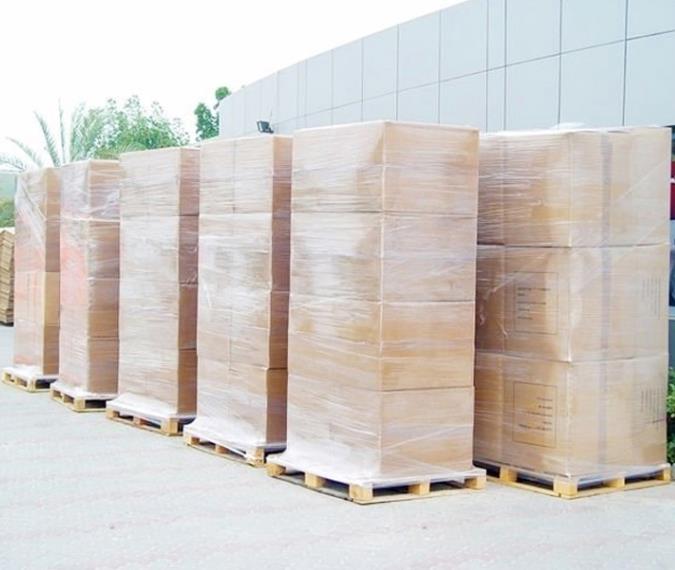 What is pe film?  What kind of packaging can be applied?  PE film, also known as stretch film, stretch film, and stretch film, is widely used for the concentrated wrapping of various goods, which can reduce the damage and collapse of the goods during transportation. The goods are packed with PE stretch film to be waterproof, dustproof, and transparent, and can be easily Distinguish the types of goods packaged.  Can be used in: pallet packaging, carton packaging, machine cover, special-shaped product packaging, product surface protection.