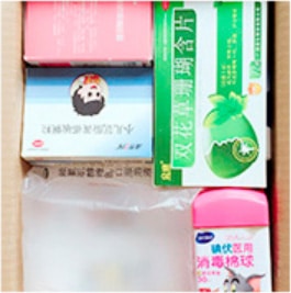 物流業者的易碎防撞術 現在物流業已經越來越多,想在物流業佔有一席之地,必須得靠多方位的服務。物流業者最主要的服務就是將商品完整地送到客戶手中。贏得寄件者及收件者的青睞是最主要的關鍵要素。氣泡袋包裝 能有效防撞、抗震、抗壓、緩衝填充,靜態可耐壓40-70kg重量。 氣泡布包裝 是 新型環保 、無毒無味、PE環保可回收材質,通過SGS檢測合格。高貴不貴的 氣泡紙包裝 符合時下各產業產品需求,無論是運輸、食品、電子、家具、家電…等,都適合用氣泡袋包裝。