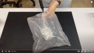現在物流運輸過程中難免會遇到一些碰撞,在客人拿到貨的時候想必箱上會有些撞擊的痕跡,這個時候若在裡面放入緩衝包材、防撞包材、填充包材加強緩衝效果就能有效降低商品的毀損。